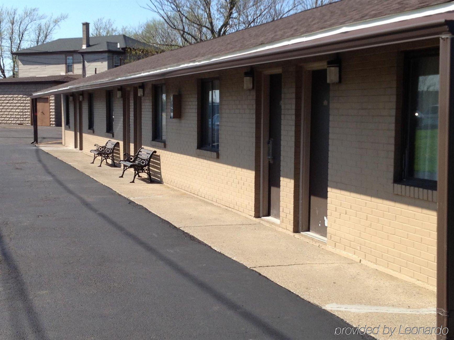 Stadium View Inn Hamburg Exterior photo